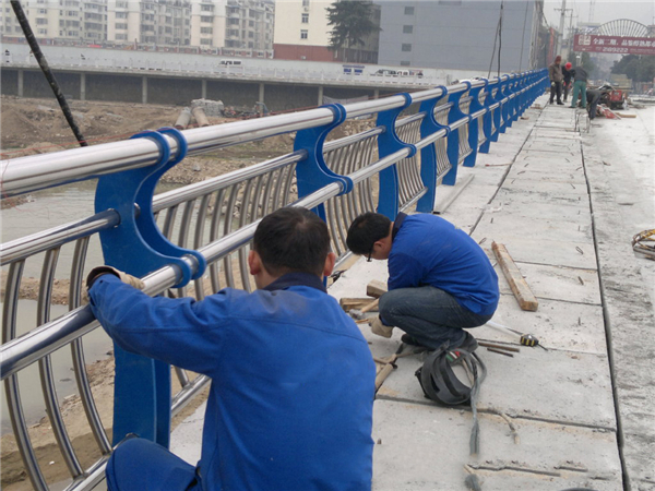 河源不锈钢河道护栏的特性及其在城市景观中的应用